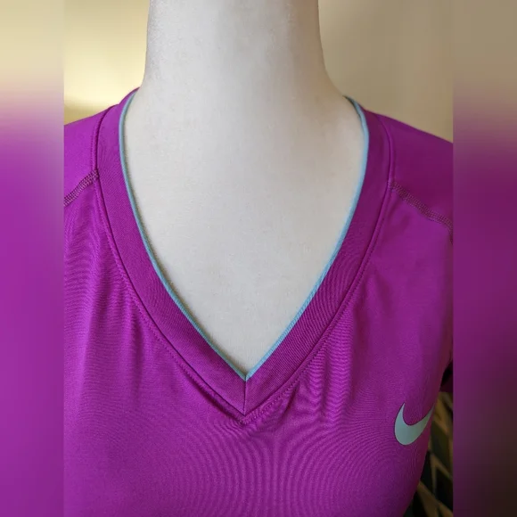 NIKE PRO DRI-FIT MEDIUM FITTED TOP WORKOUT DARK PINK WITH BLUE SWOOSH & NECKLINE - Picture 2 of 6